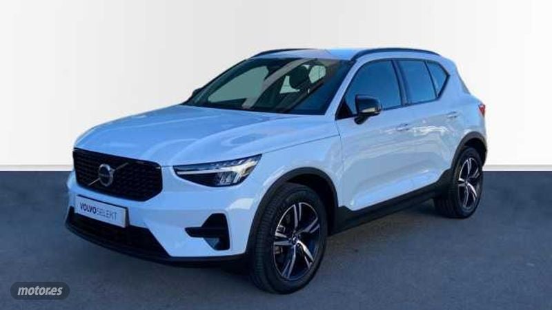 Volvo XC40 2.0 B3 PLUS DARK AUTO 163 5P de 2025 con 24.202 Km por 34.500 EUR. en Barcelona