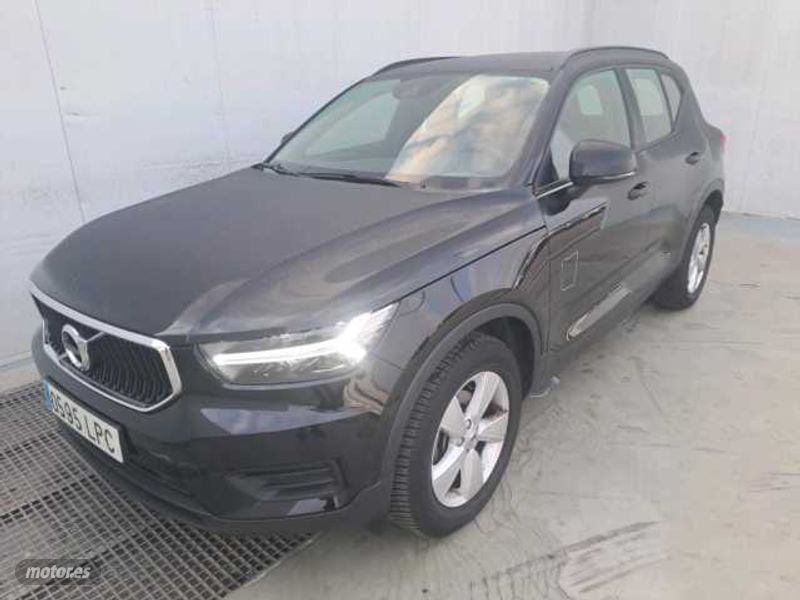 Volvo XC40 TODOTERRENO 1.5 T2 MOMENTUM CORE 129CV 5P de 2021 con 70.692 Km por 24.900 EUR. en Sevilla