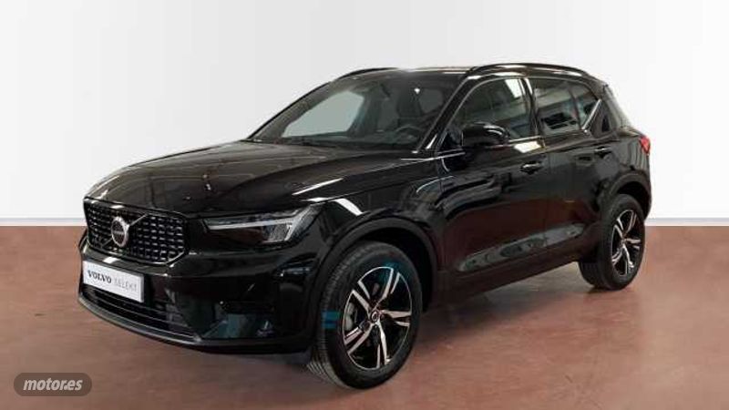 Volvo XC40 XC40 Plus, B3 Mild Hybrid, Gasolina, Dark de 2024 con 5.000 Km por 41.900 EUR. en Murcia