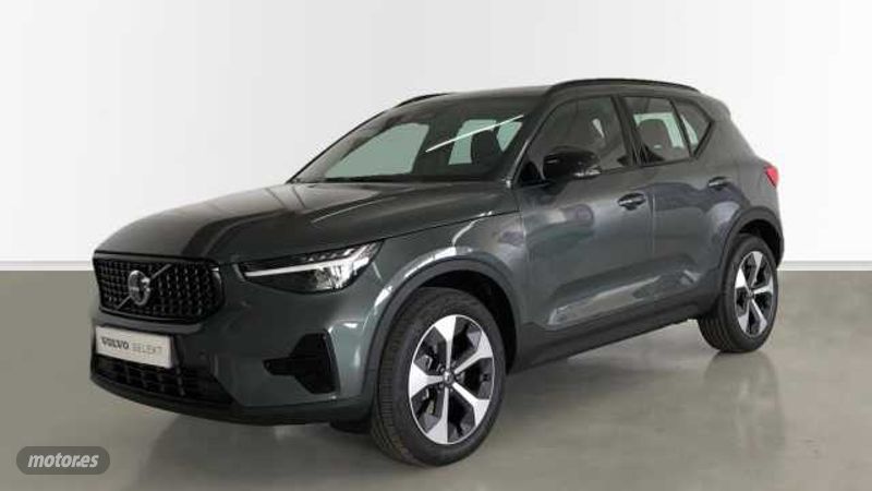 Volvo XC40 XC40 Plus, B3 Mild hybrid, Gasolina, Dark de 2025 con 150 Km por 44.590 EUR. en Almeria