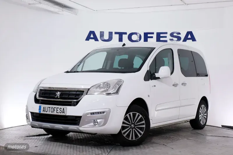 Peugeot Partner TEPEE 1.2 110CV STYLE 5P S/S # BLUETOOT, PARKTRONIC de 2016 con 128.500 Km por 9.250...
