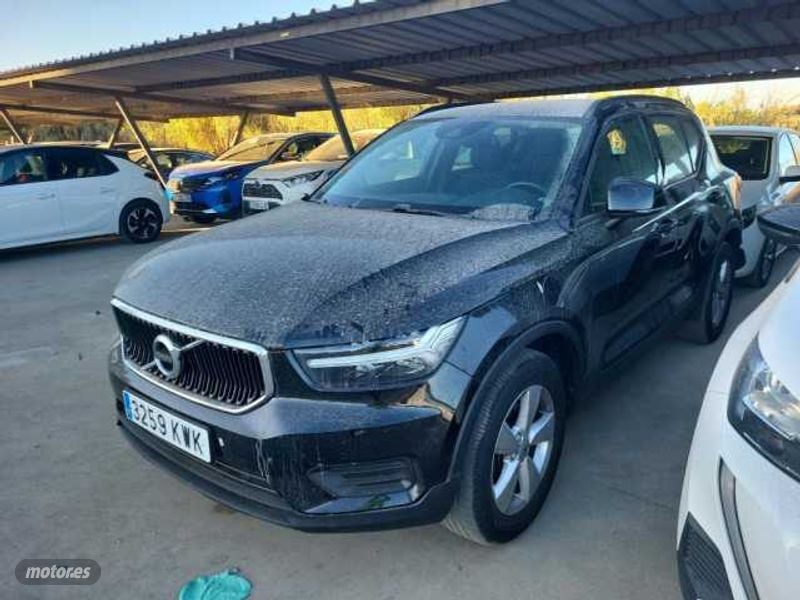 Volvo XC40 TODOTERRENO 2.0 D3 MOMENTUM 150CV 5P de 2019 con 85.771 Km por 25.500 EUR. en Sevilla