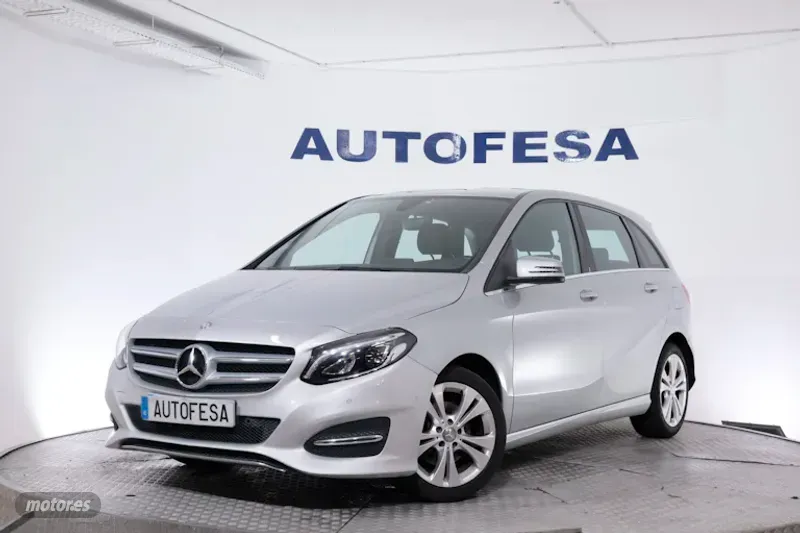 Mercedes Clase B 200 AUTO 156CV 5P # CUERO,FAROS LED,PARKTORNIC,CAMARA VISION TRASERA de 2015 con 88...