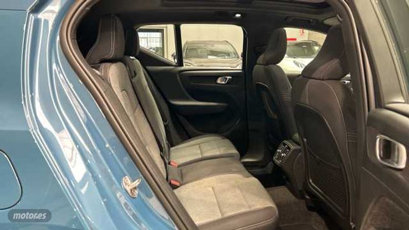 Volvo XC40 - foto 29
