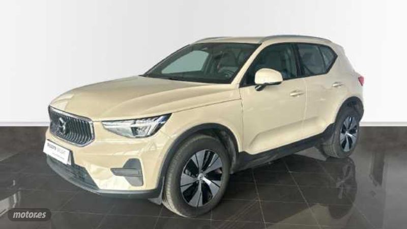 Volvo XC40 2.0 B3 CORE AUTO 163 5P de 2024 con 6.812 Km por 35.900 EUR. en Malaga