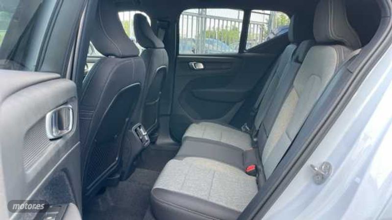 Volvo XC40 - foto 10