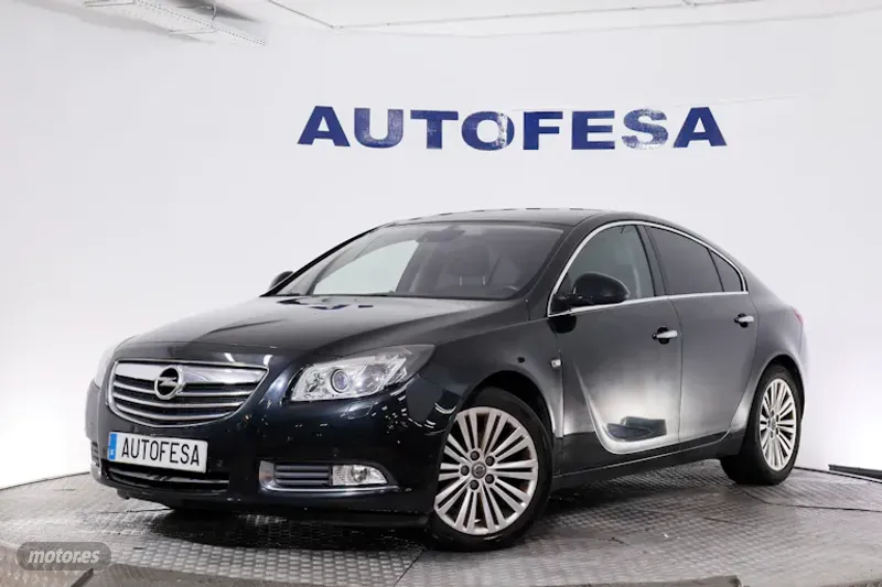 opel insignia 2012 / 151.900km.