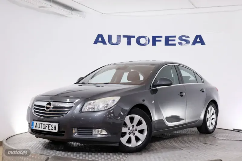opel insignia 2010 / 157.382km.