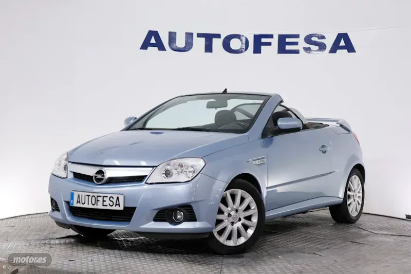 Opel Tigra CABRIO TWINTOP 1.8 16V 125CV SPORT 2P de 2005 con 83.500 Km por 6.250 EUR. en Madrid