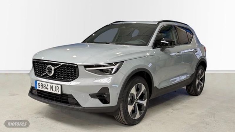 Volvo XC40 2025