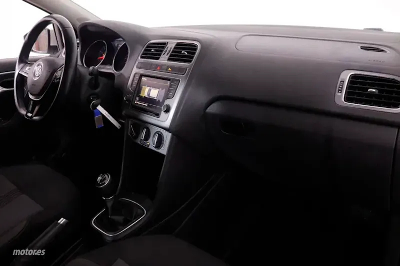 Volkswagen Polo - foto 12