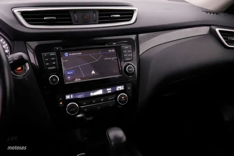 Nissan X Trail - foto 14