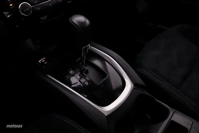 Nissan X Trail - foto 17