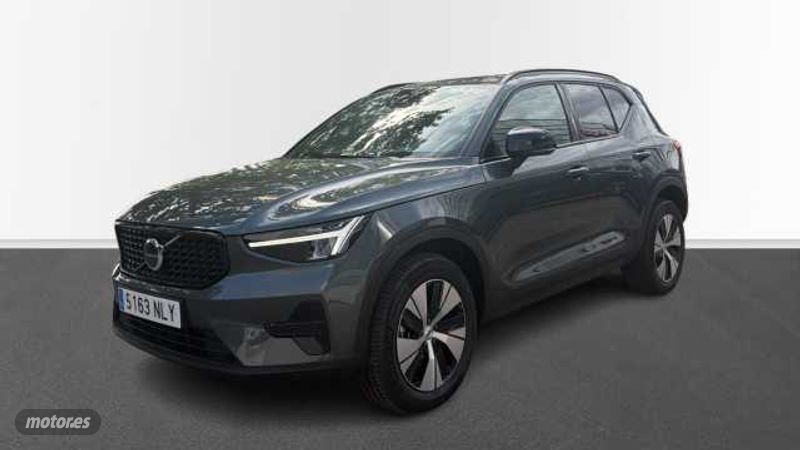 Volvo XC40 2.0 B4 G Momentum Auto 2026