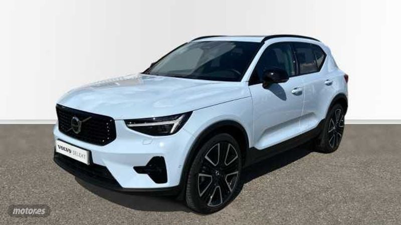 Volvo XC40 2025