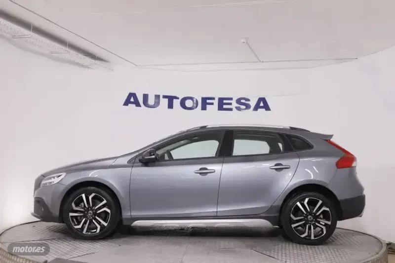 Volvo V40 2018 en Alpedrete - Excelente estado y equipamient - foto 4