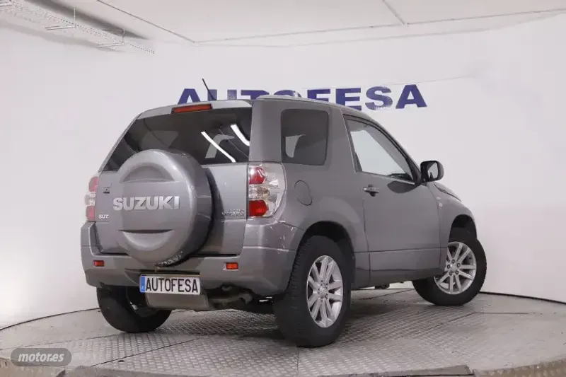 Suzuki Grand Vitara - foto 4