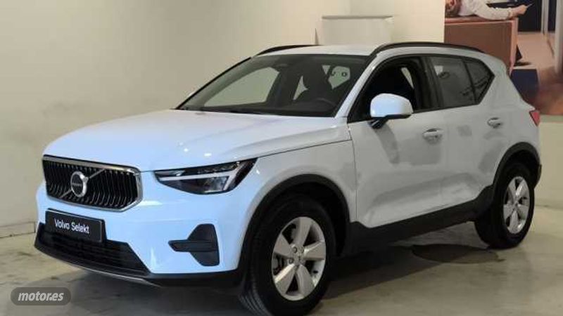 Volvo XC40 2.0 B4 G Momentum Auto 2026