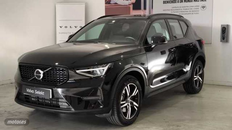 Volvo XC40 2.0 B4 G Momentum Auto 2026