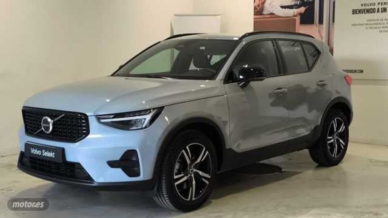Volvo XC40 2.0 B4 G Momentum Auto 2026