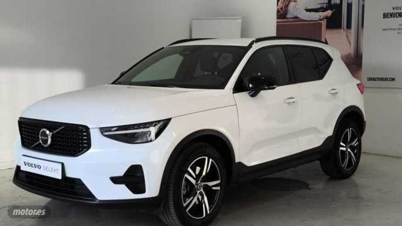 Volvo XC40 2.0 B4 G Momentum Auto 2026