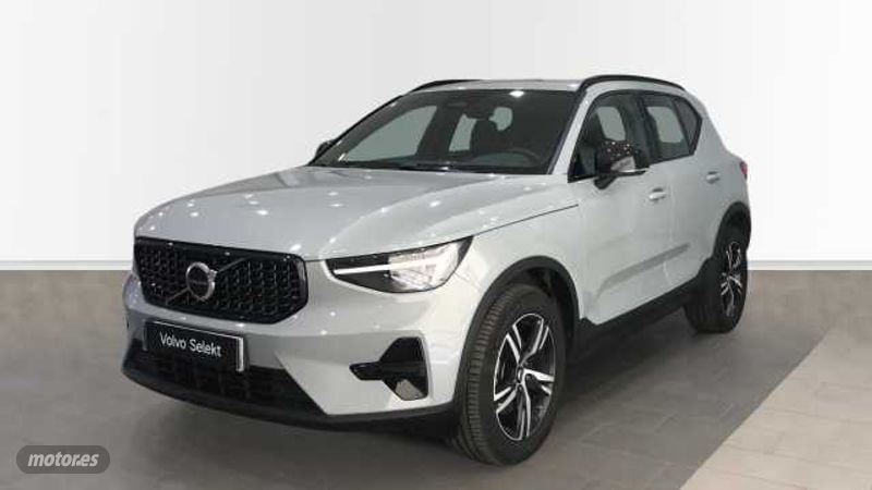 Volvo XC40 2025