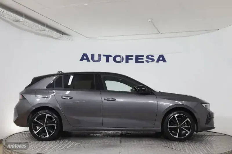 Opel Astra - foto 4