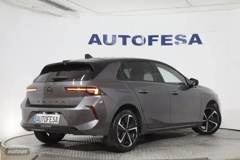 Opel Astra - foto 5