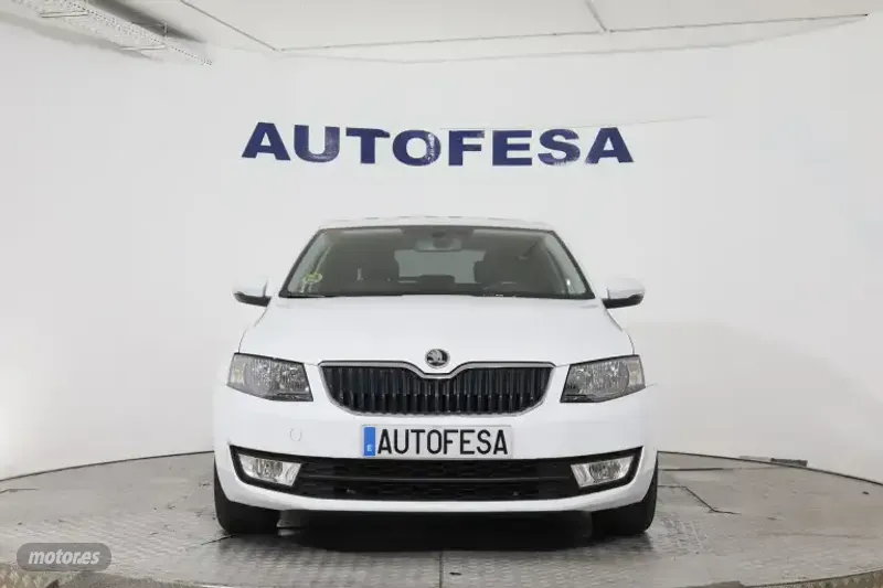 Skoda Octavia - foto 2