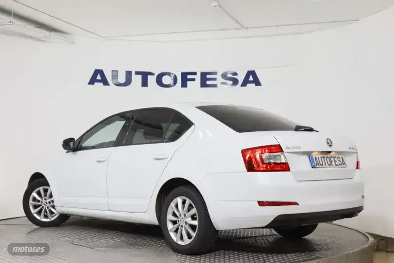 Skoda Octavia - foto 5