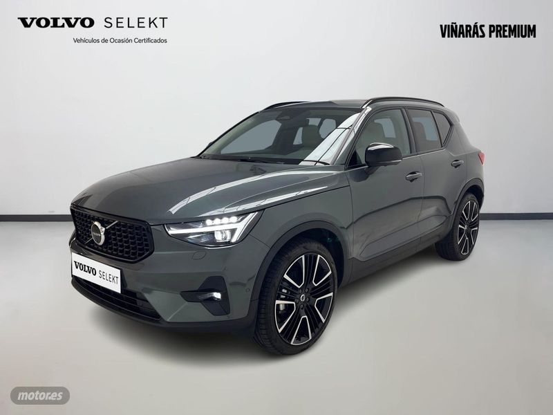 Volvo XC40 B3 (gasolina) Plus Dark Automático 2025