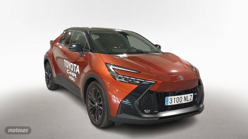 Toyota C-HR 200H GR SPORT + Skyiew AWD-i 2026