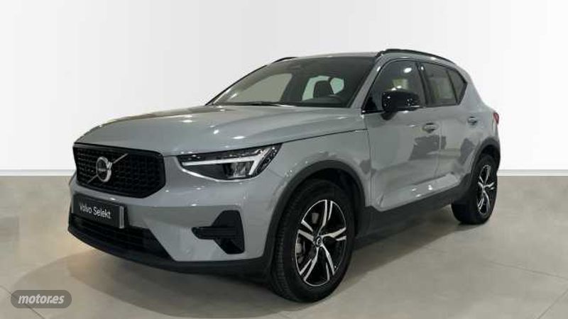 Volvo XC40 2025