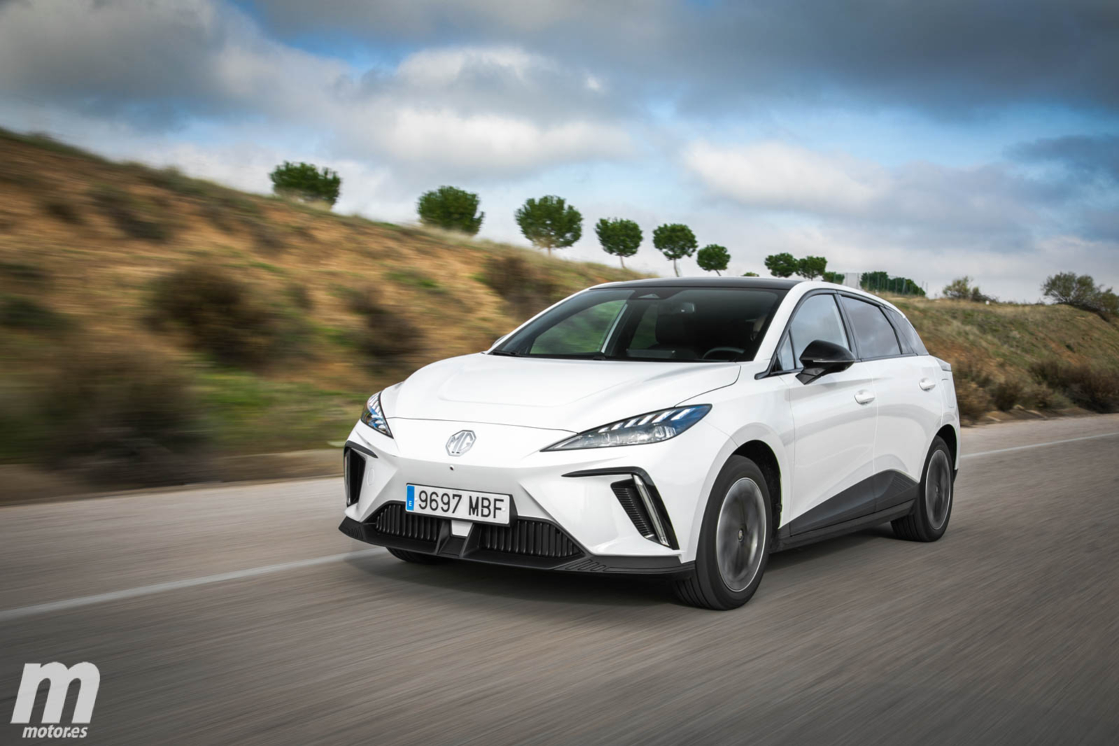 Fotos MG4 Luxury (Dover White) MY2022 / Motor.es